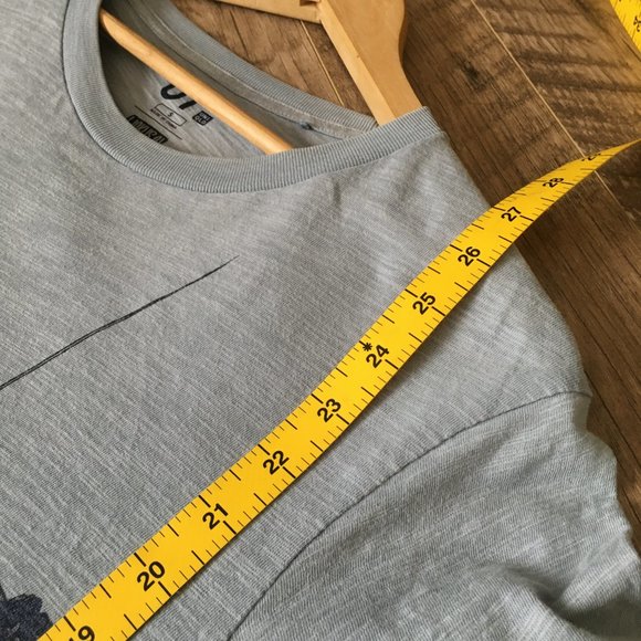 Uniqlo Hokusai Blue Ukiyo-e Rowing T-shirt - Picture 14 of 14